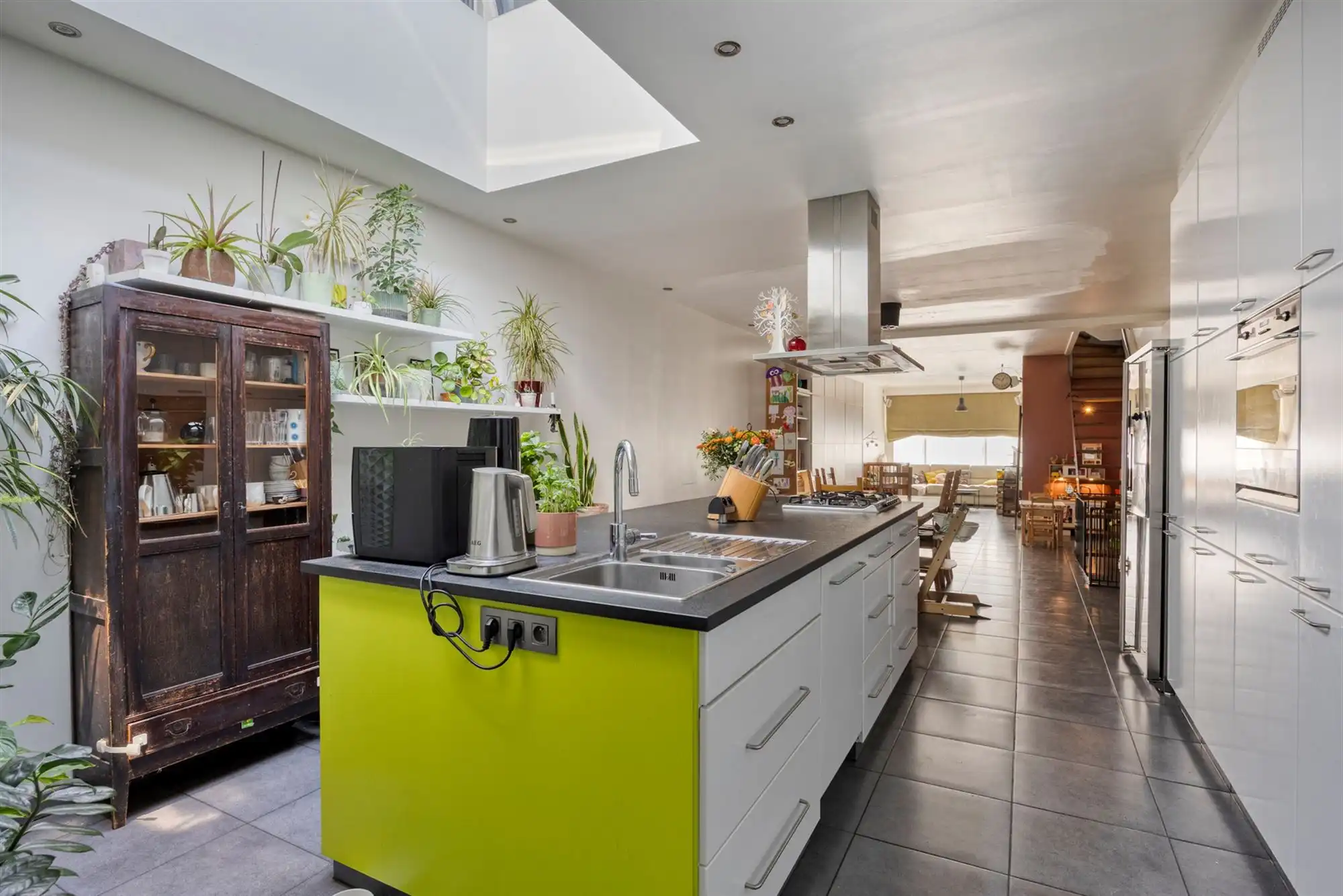 Verrassend ruime instapklare gezinswoning met garage foto 10