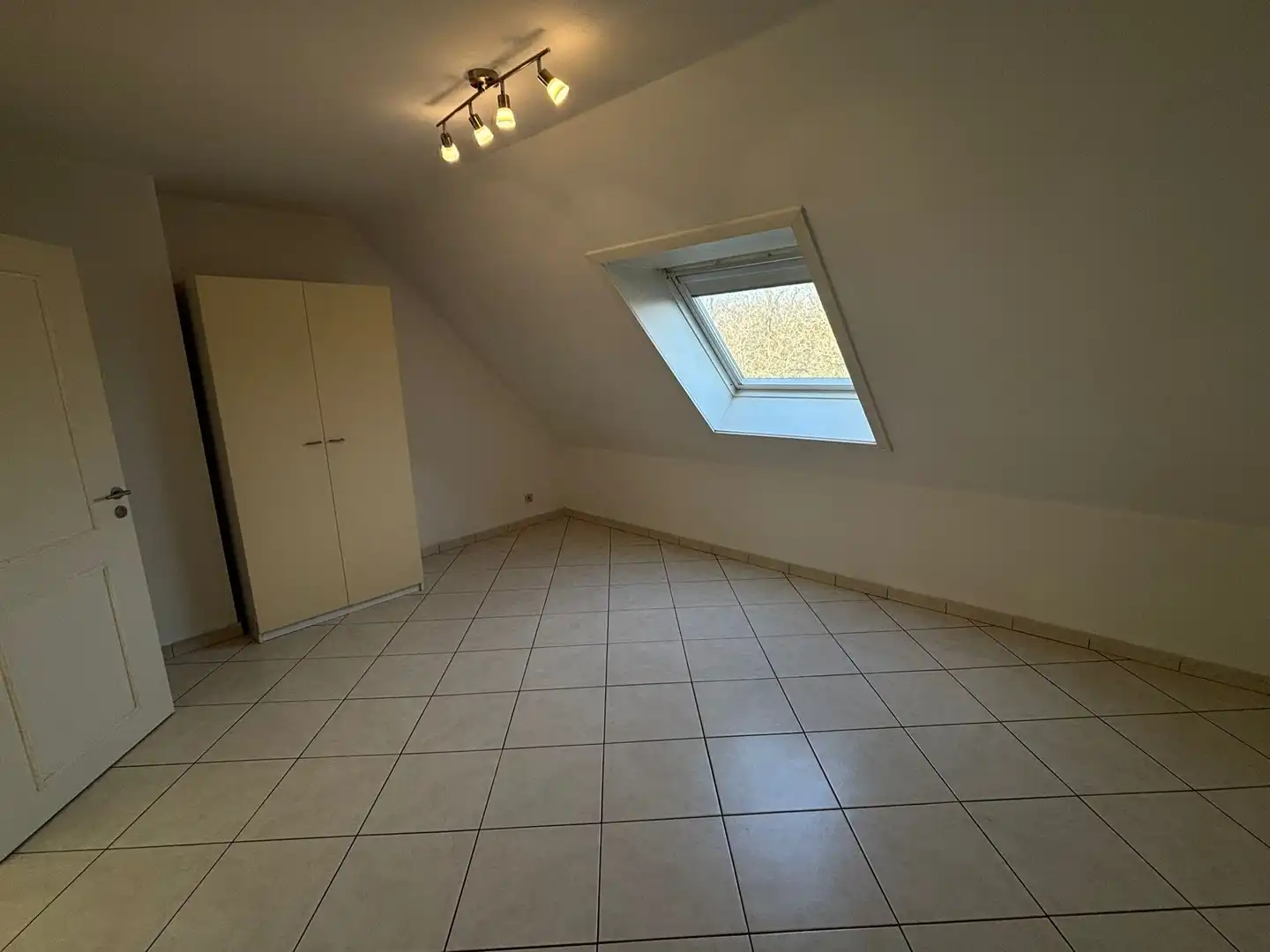 DUPLEXAPPARTEMENT MET 4 SLAAPKAMERS EN 3 BADKAMERS foto 17