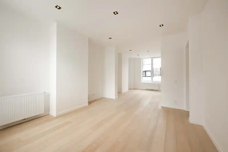 ✨Halfopen, volledig gerenoveerde gezinswoning met 3 slaapkamers TE KOOP in Rekkem! foto 9