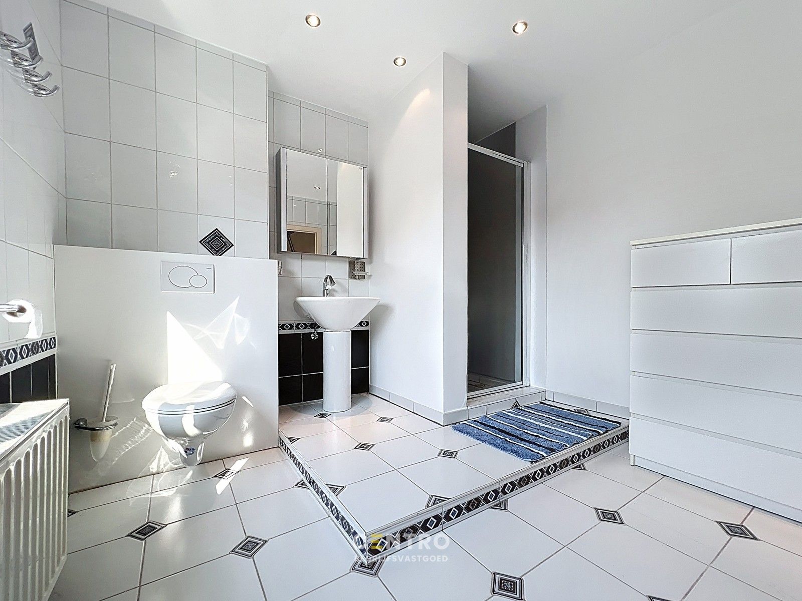 RUIME woning met kantoor/praktijk/winkelruimte van 20m² + ondergrondse GARAGEBOX op COMMERCIËLE ligging te Tielt! foto 28