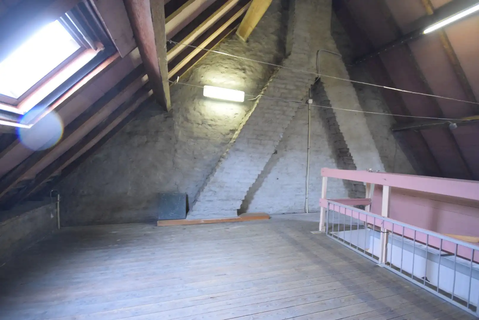 Verzorgde rijwoning in het centrum van Roeselare foto 19