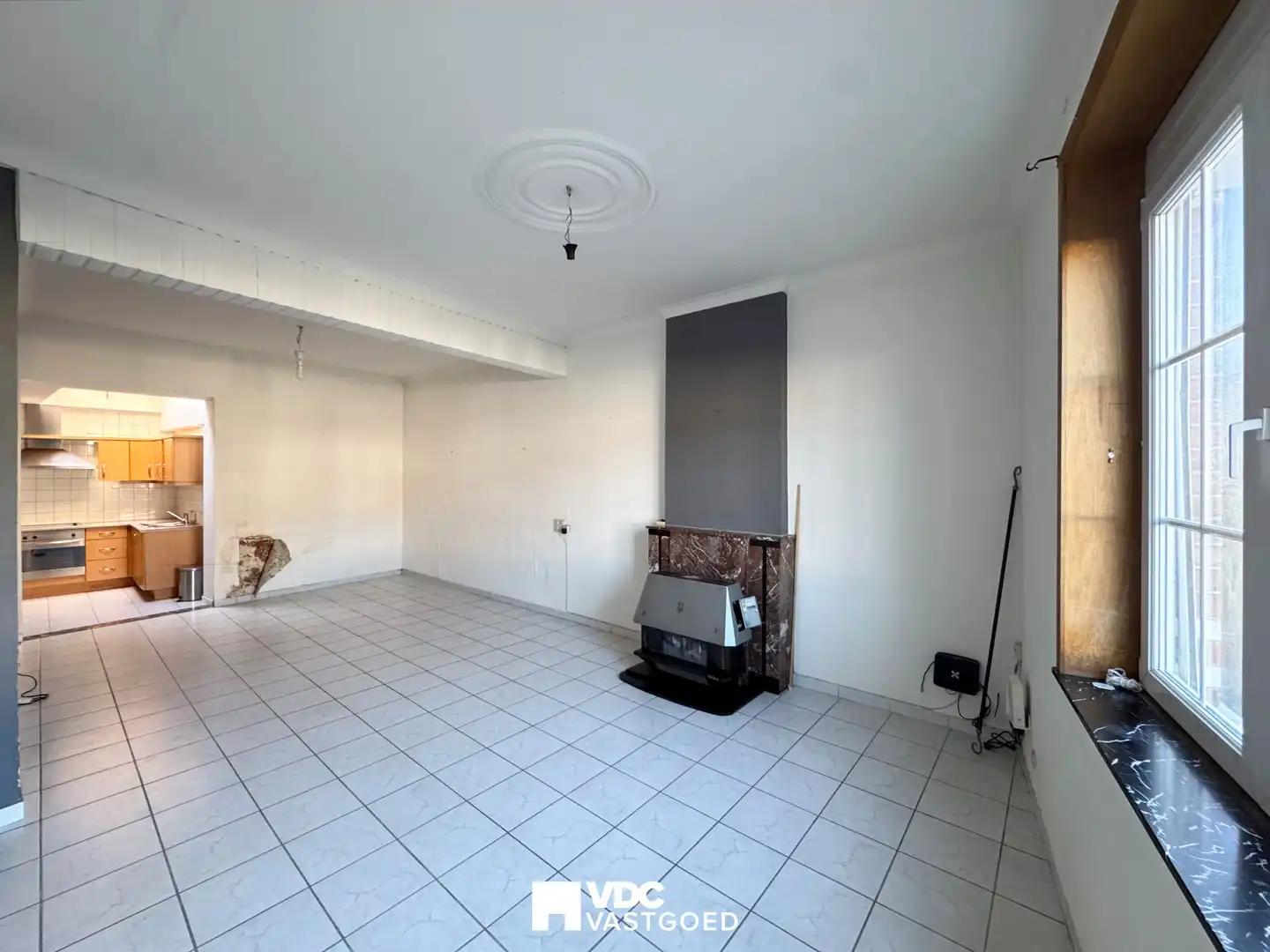 Te renoveren stadswoning met potentieel in centrum Borgloon foto 2