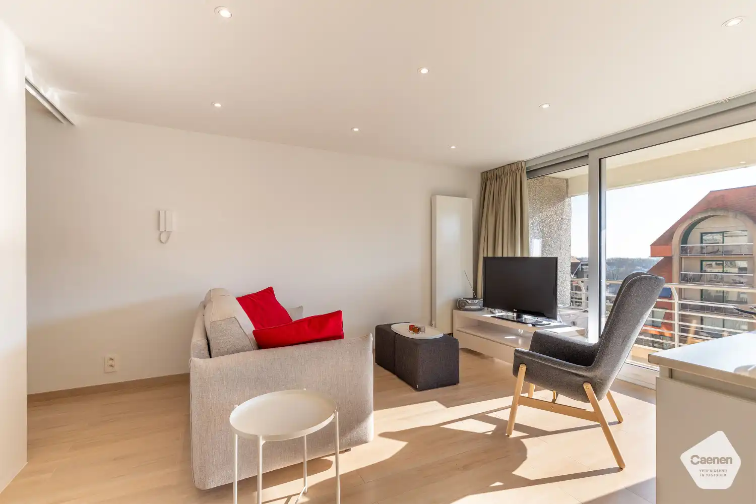 Fantastisch gerenoveerd, zuid-gericht appartement met 1 slaapkamer foto {{pictureIndex}}