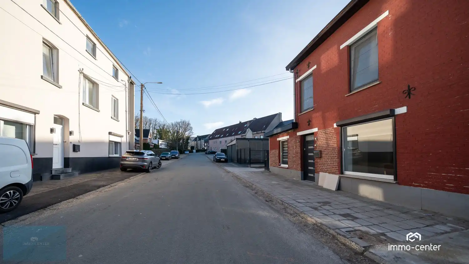 🏡 Gerenoveerde gezinswoning met tuin in Genk – EPC.   C foto 2