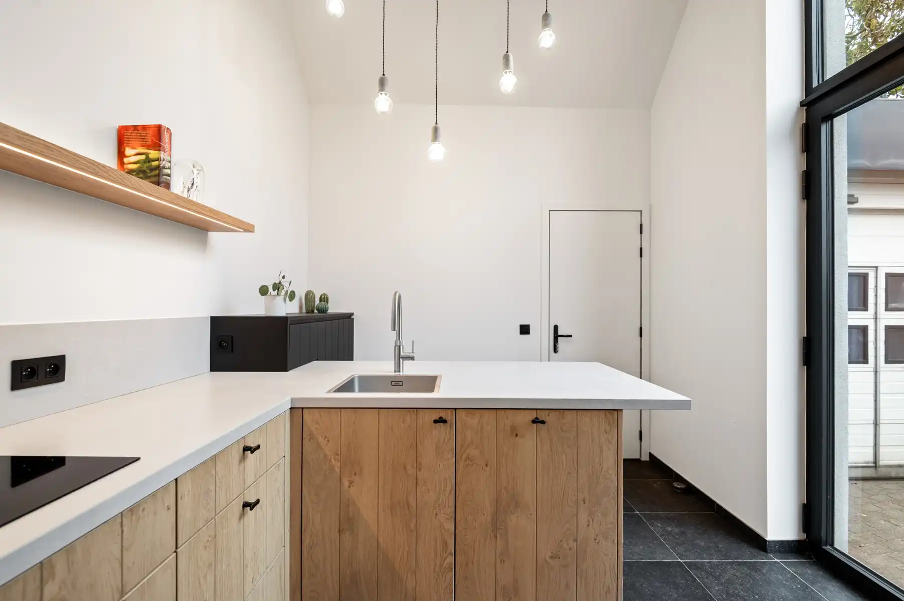 Woning met magazijn van 200 m² foto 13