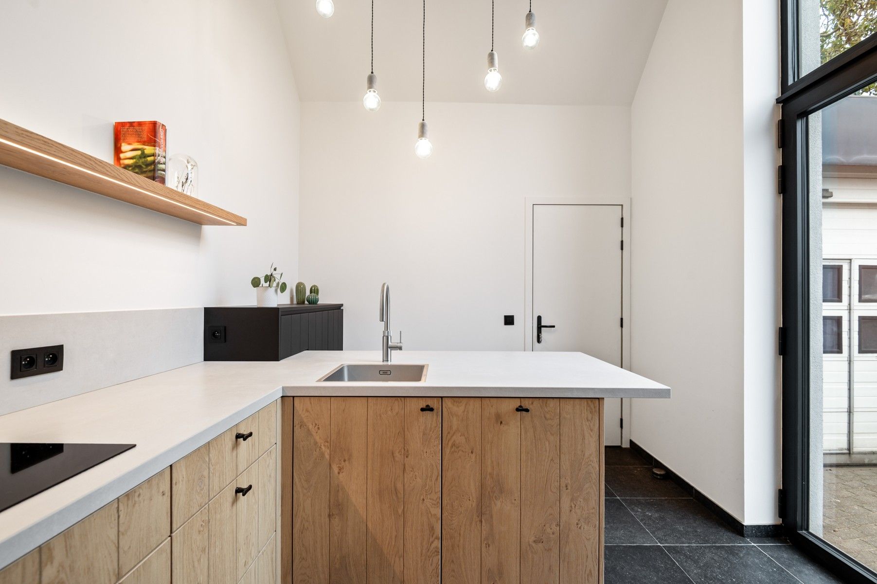 Woning met magazijn van 200 m² foto 13