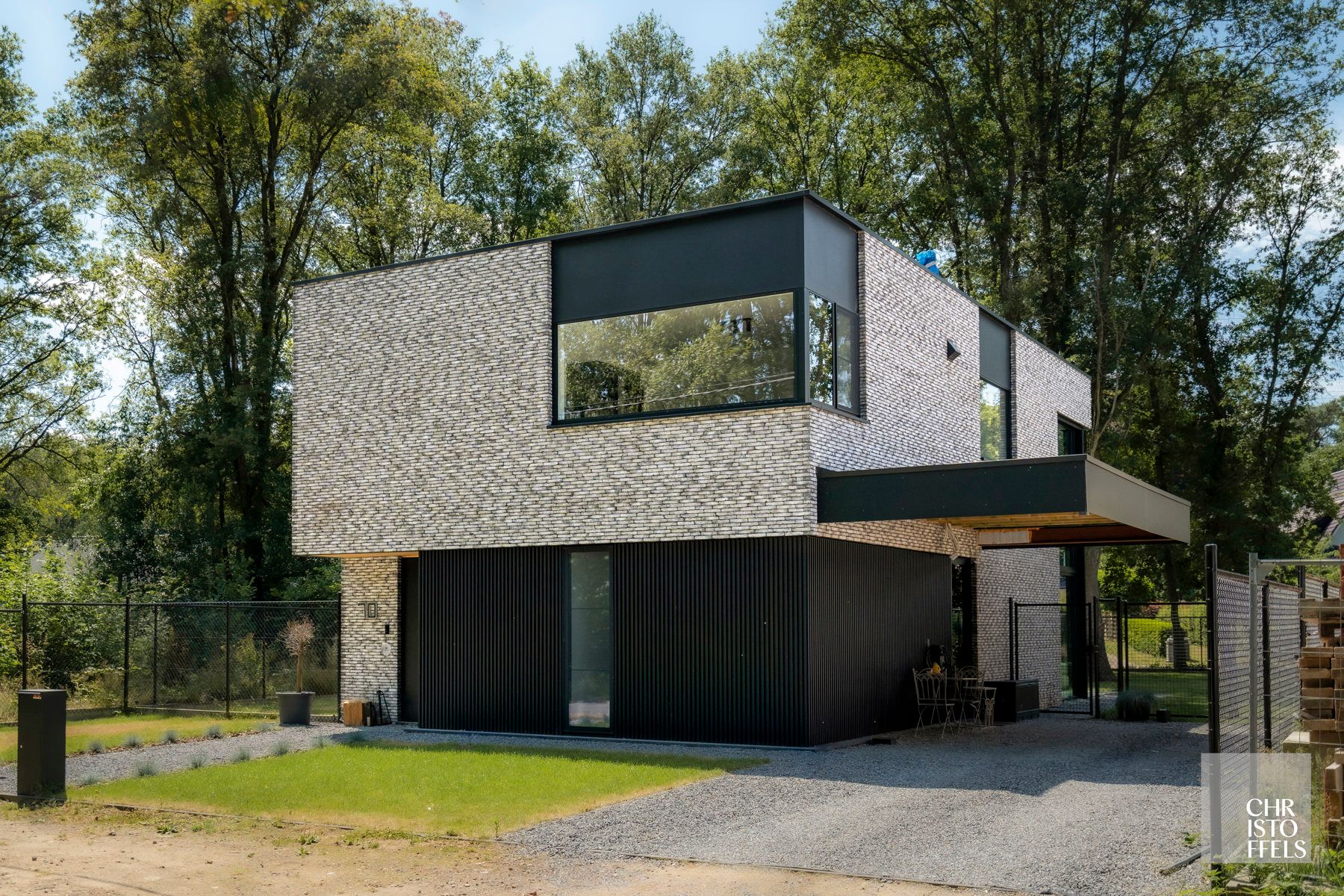 TE HUUR - Exclusieve nieuwbouwwoning met high-end afwerking in residentiële wijk Bret-Gelieren! foto 2