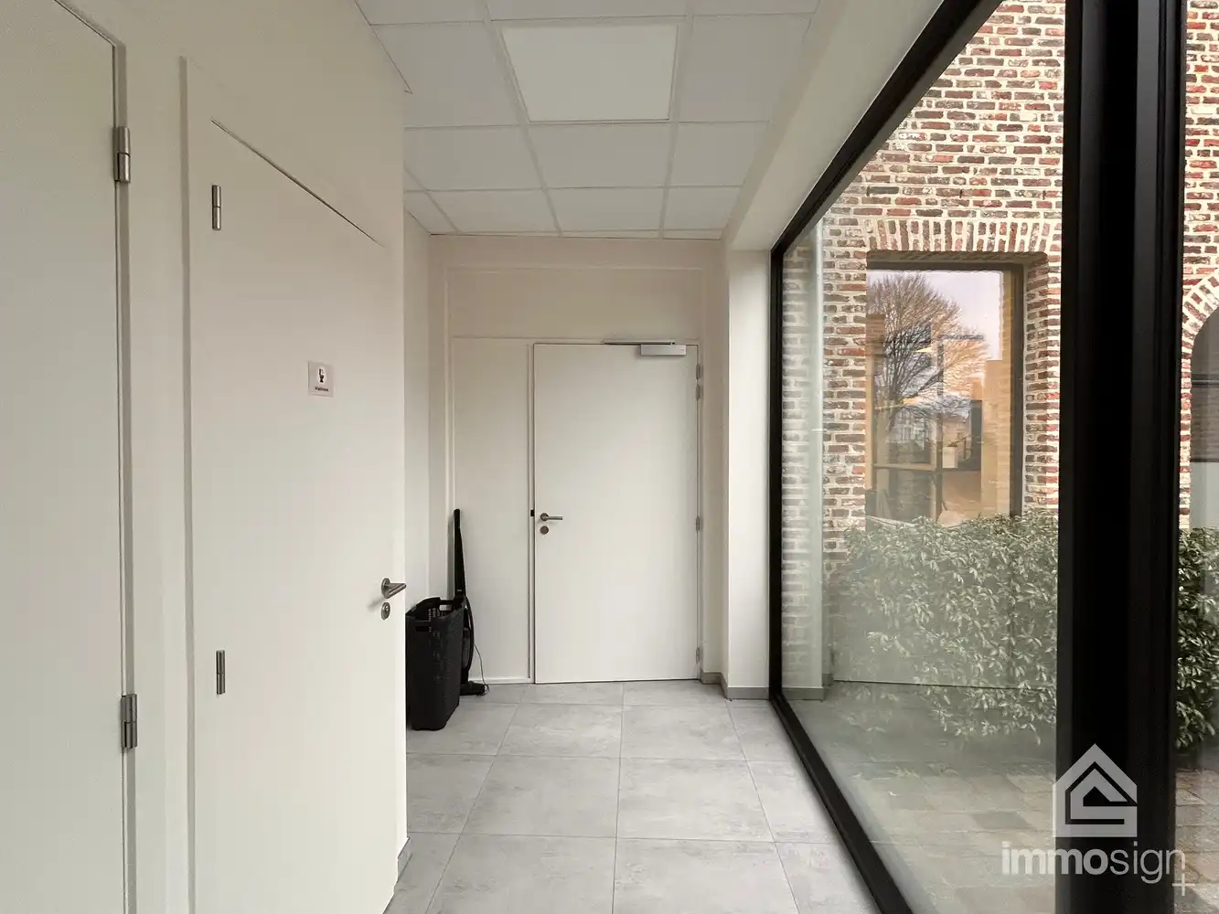Gelijkvloers handelspand op toplocatie in het hart van Peer! foto 10
