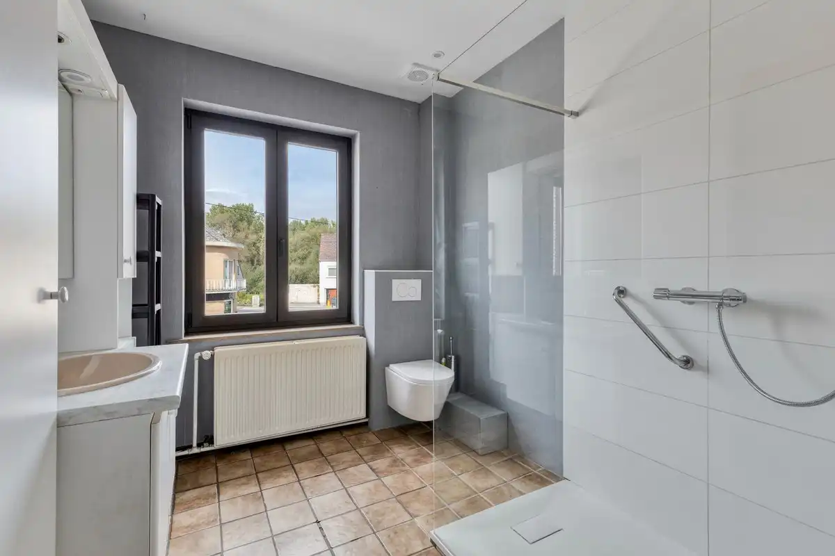 Goed gelegen rijwoning foto 10