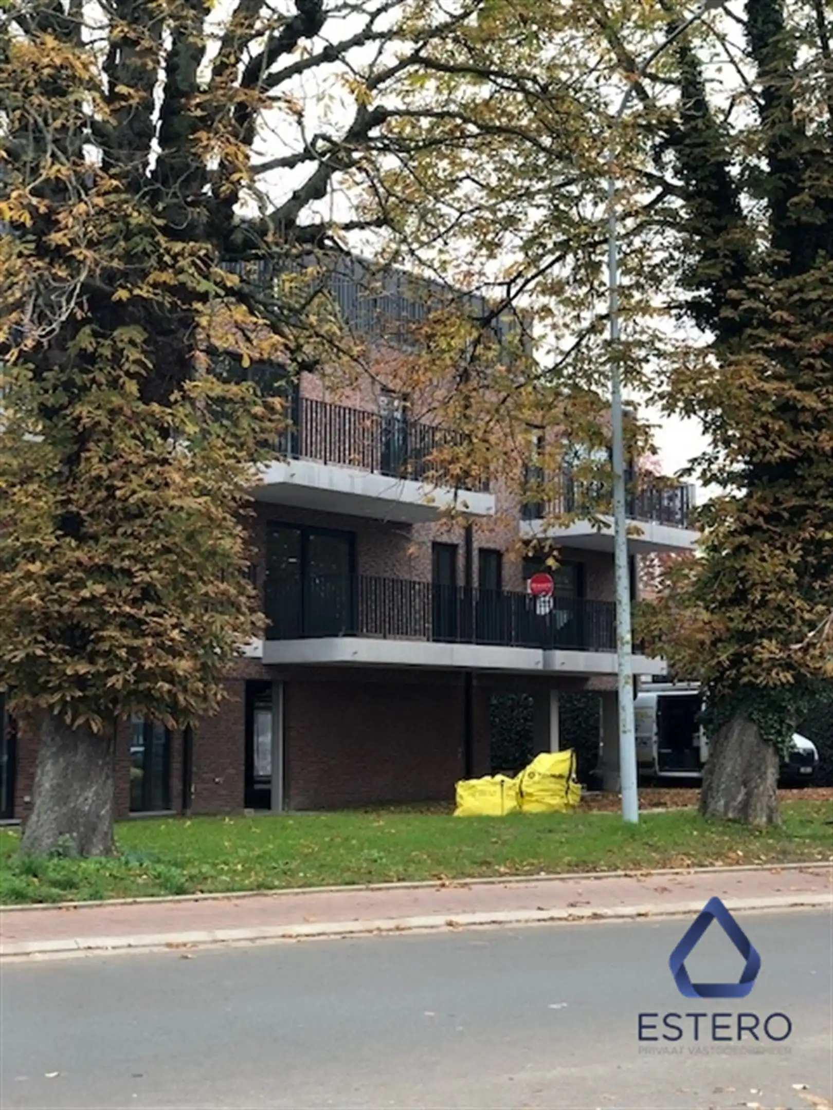 Gezellige studio te Ieper  foto {{pictureIndex}}