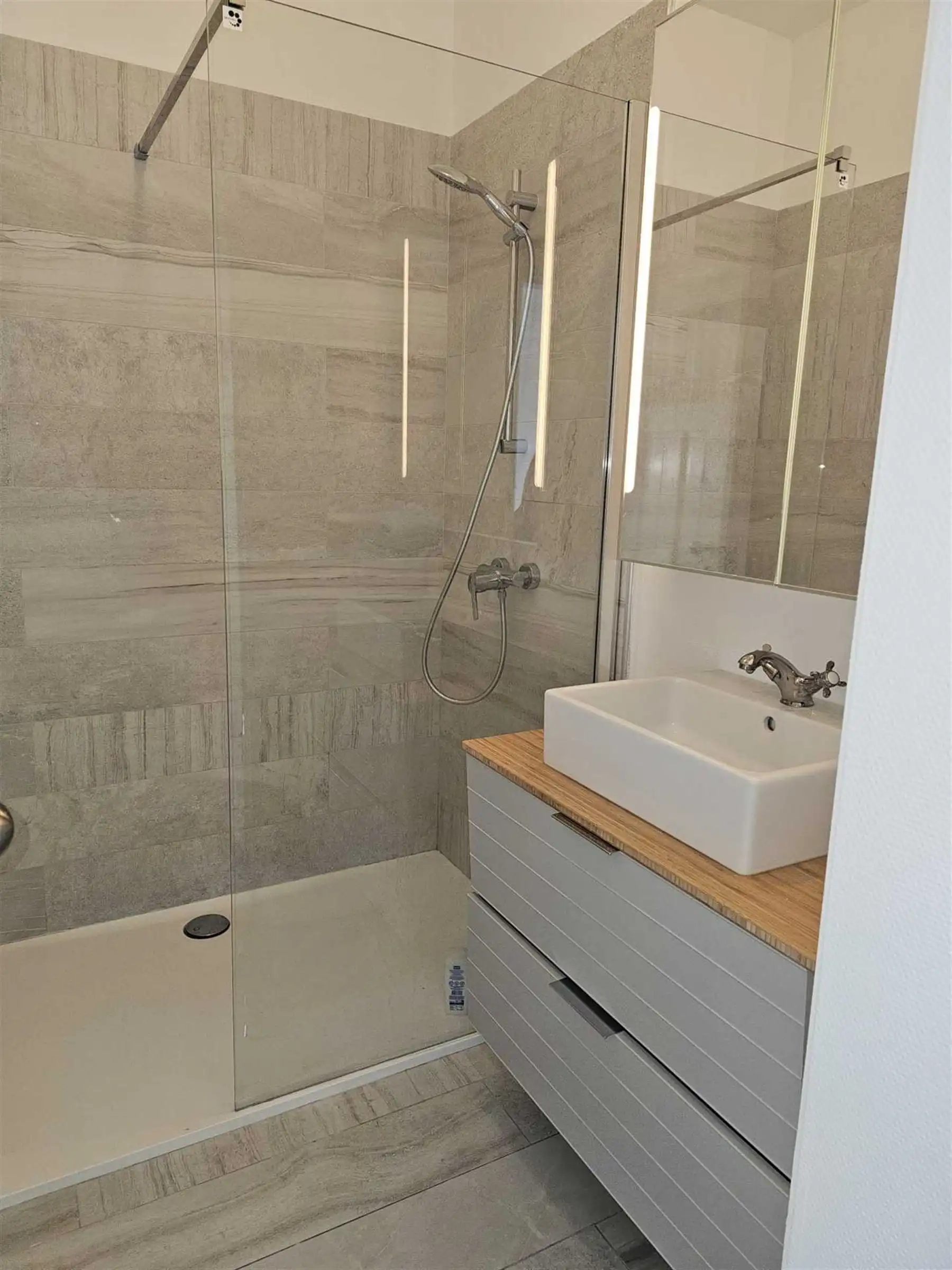 Gerenoveerd éénslaapkamer appartement in Antwerpen foto 16