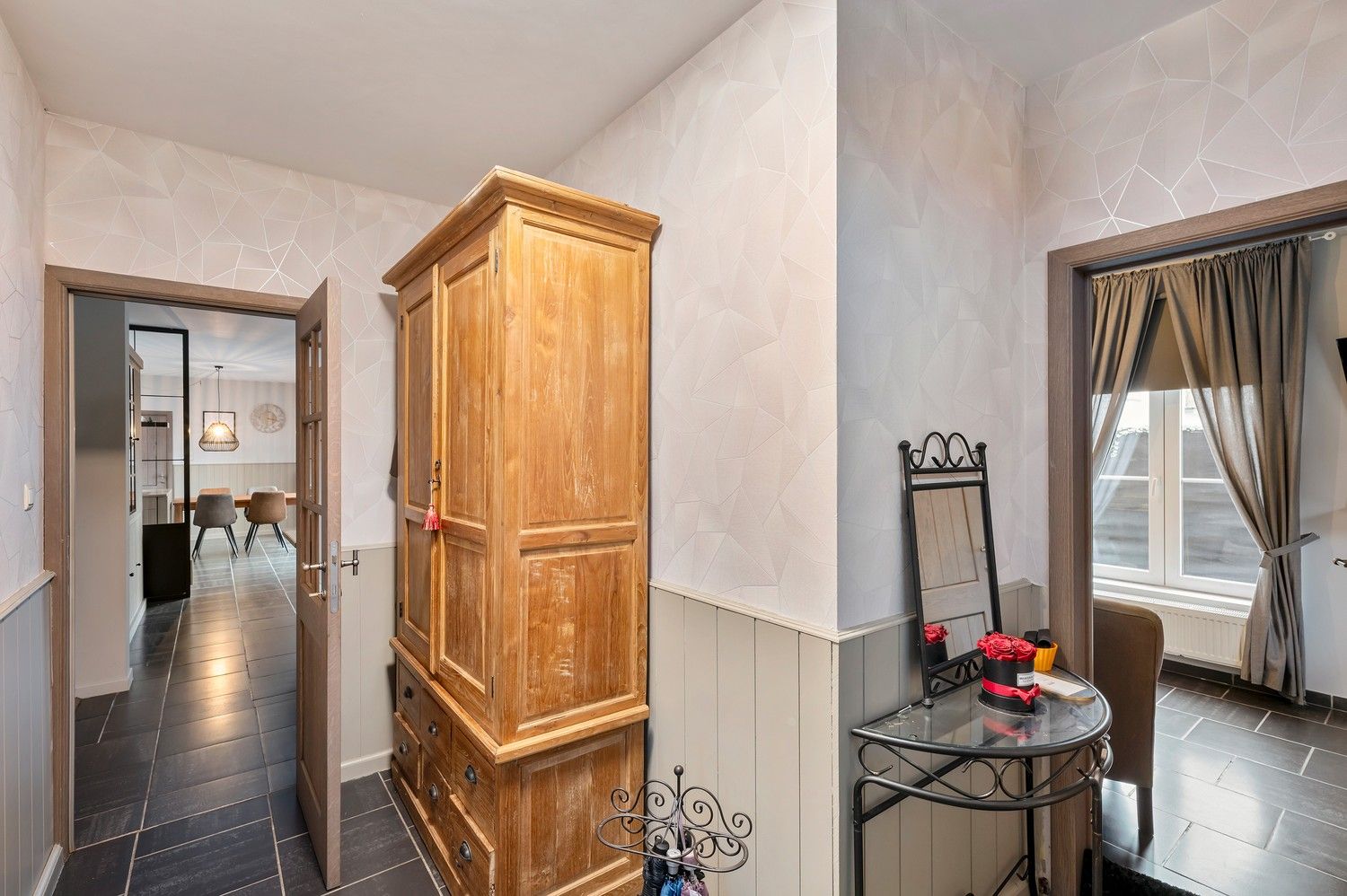 Ruime, instapklare pastorijwoning met bijgebouw op 1 180 m². foto 17