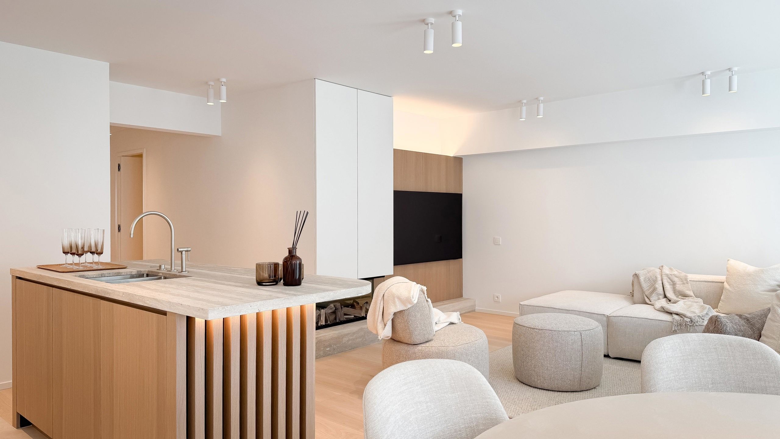 Volledig gerenoveerd appartement / Gemeubileerd / met garage foto 14