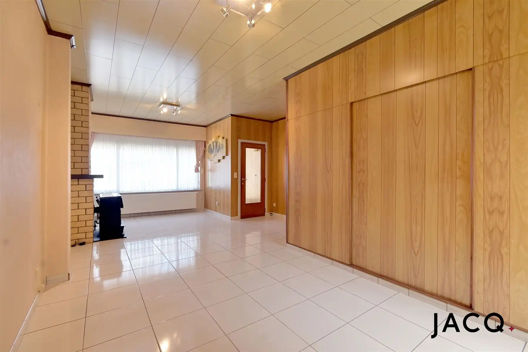 Te renoveren woning met 4 slpk's, terras (25m²) en garage! foto 5