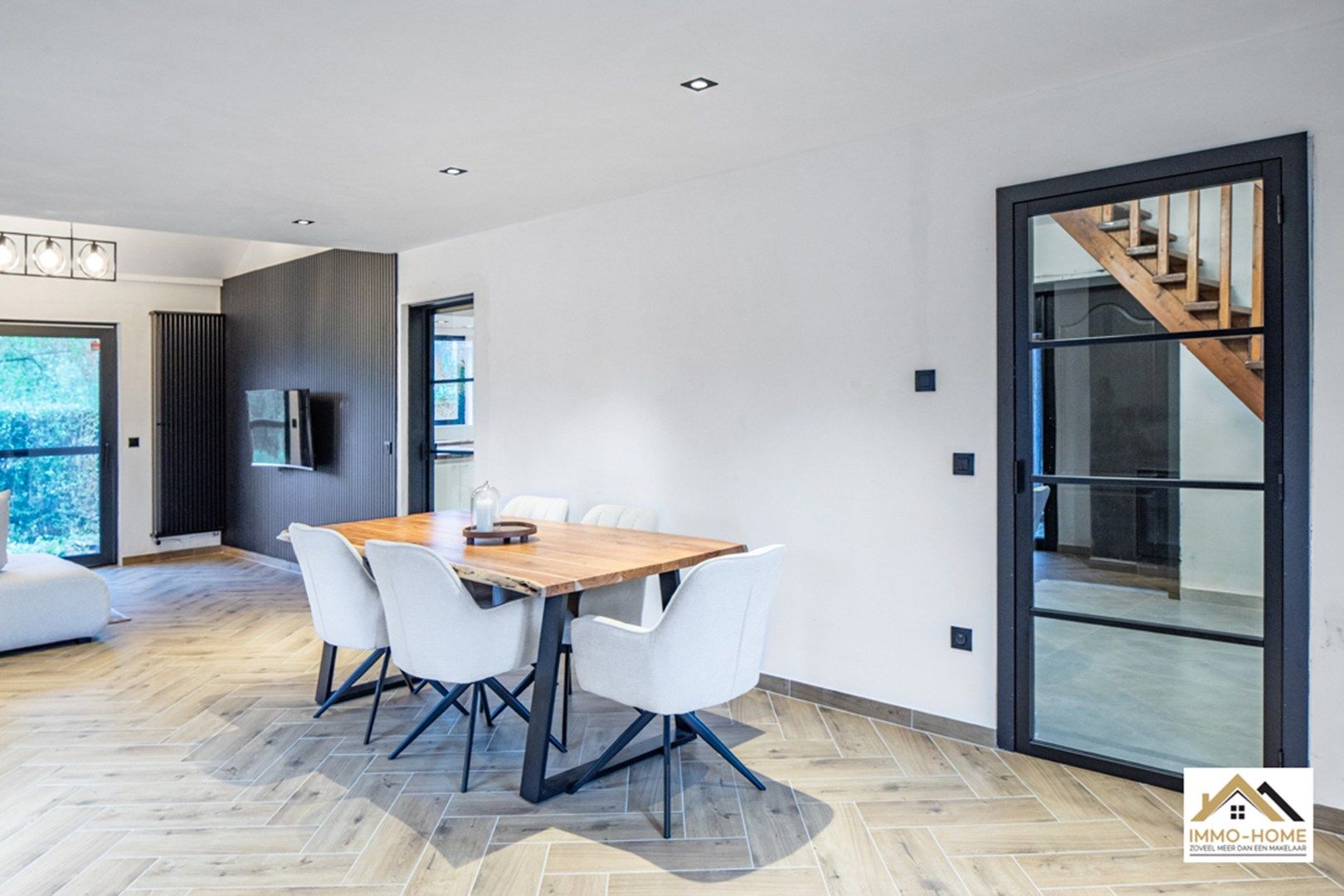 Gerenoveerde ruime open bebouwing op landelijke ligging foto 6