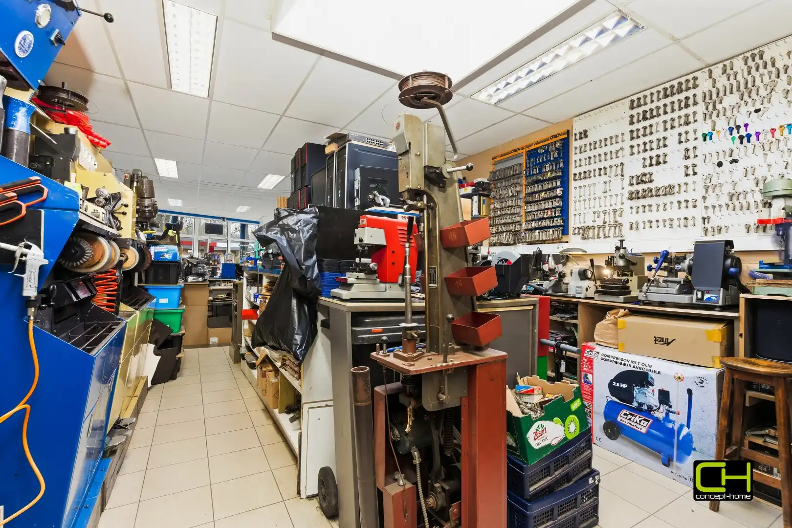 Commercieel pand te koop in Mariakerke foto 3