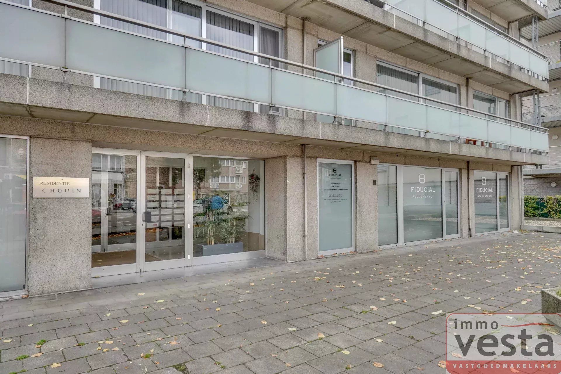 Te huur: opgeknapt appartement met 2 slaapkamers, autostaanplaats en berging foto 2