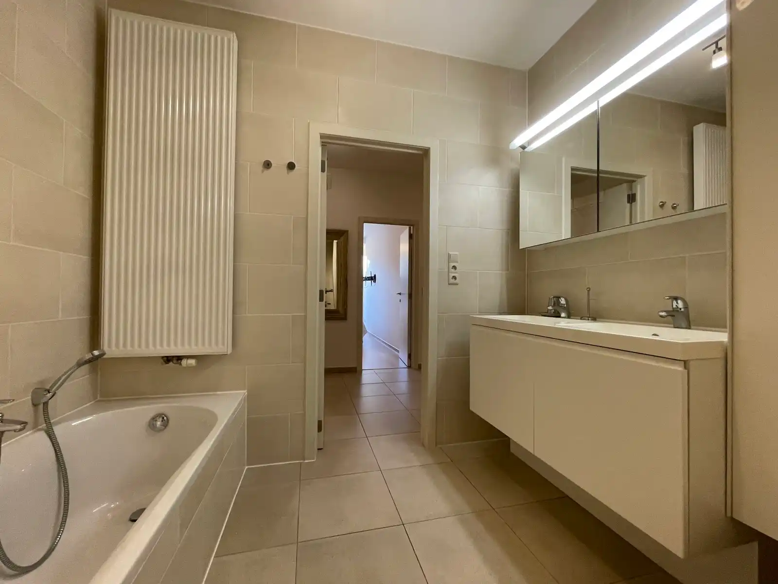 Appartement te huur foto 11