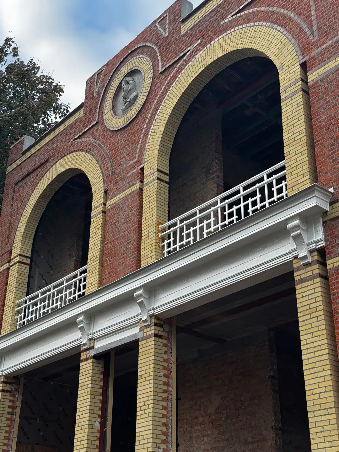 Gerenoveerd kantoorgebouw met historisch karakter te koop foto 6