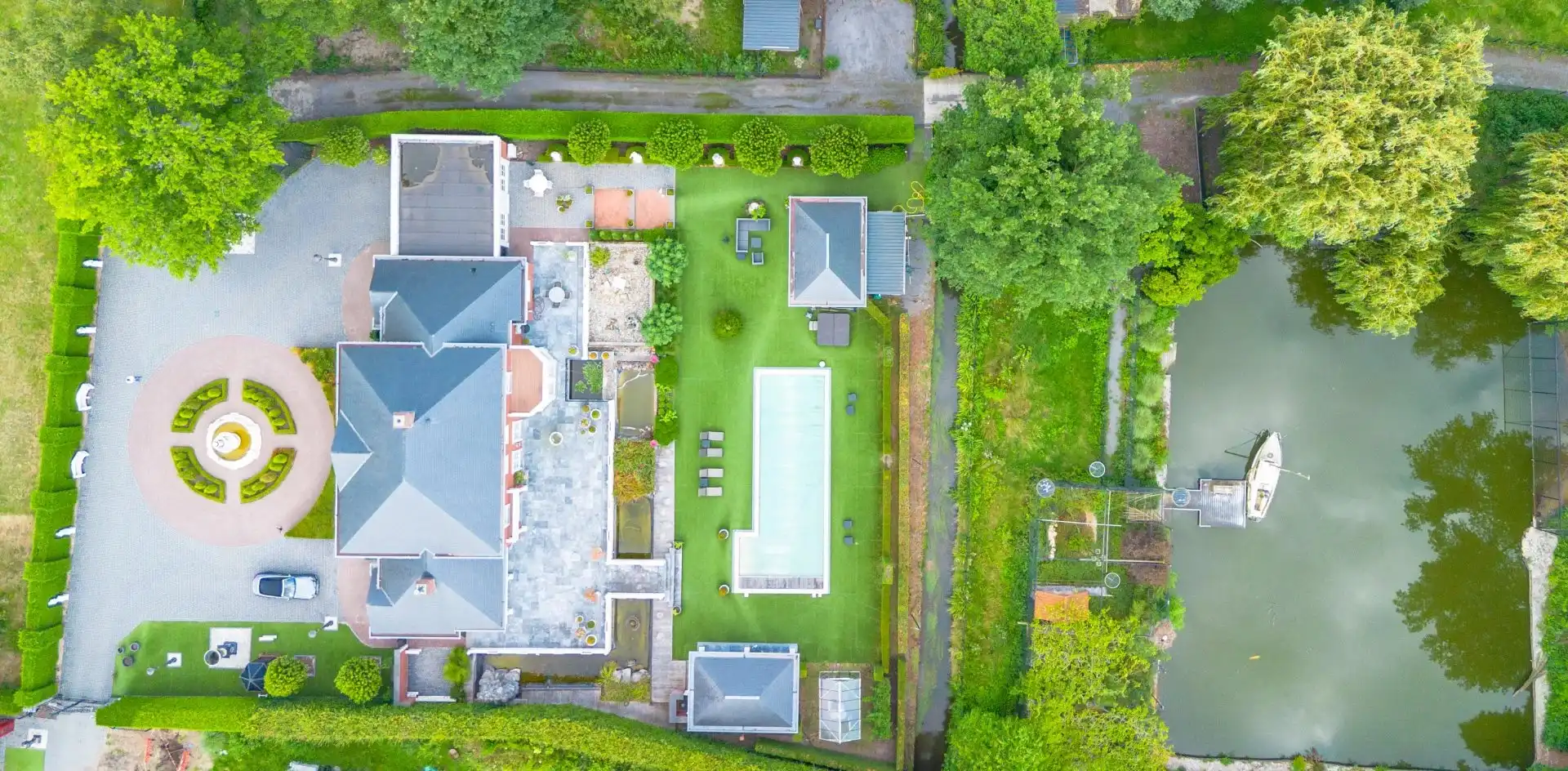 Prachtige luxueuze villa in Amerikaanse stijl met 4 slaapkamers en 2 badkamers. foto 45