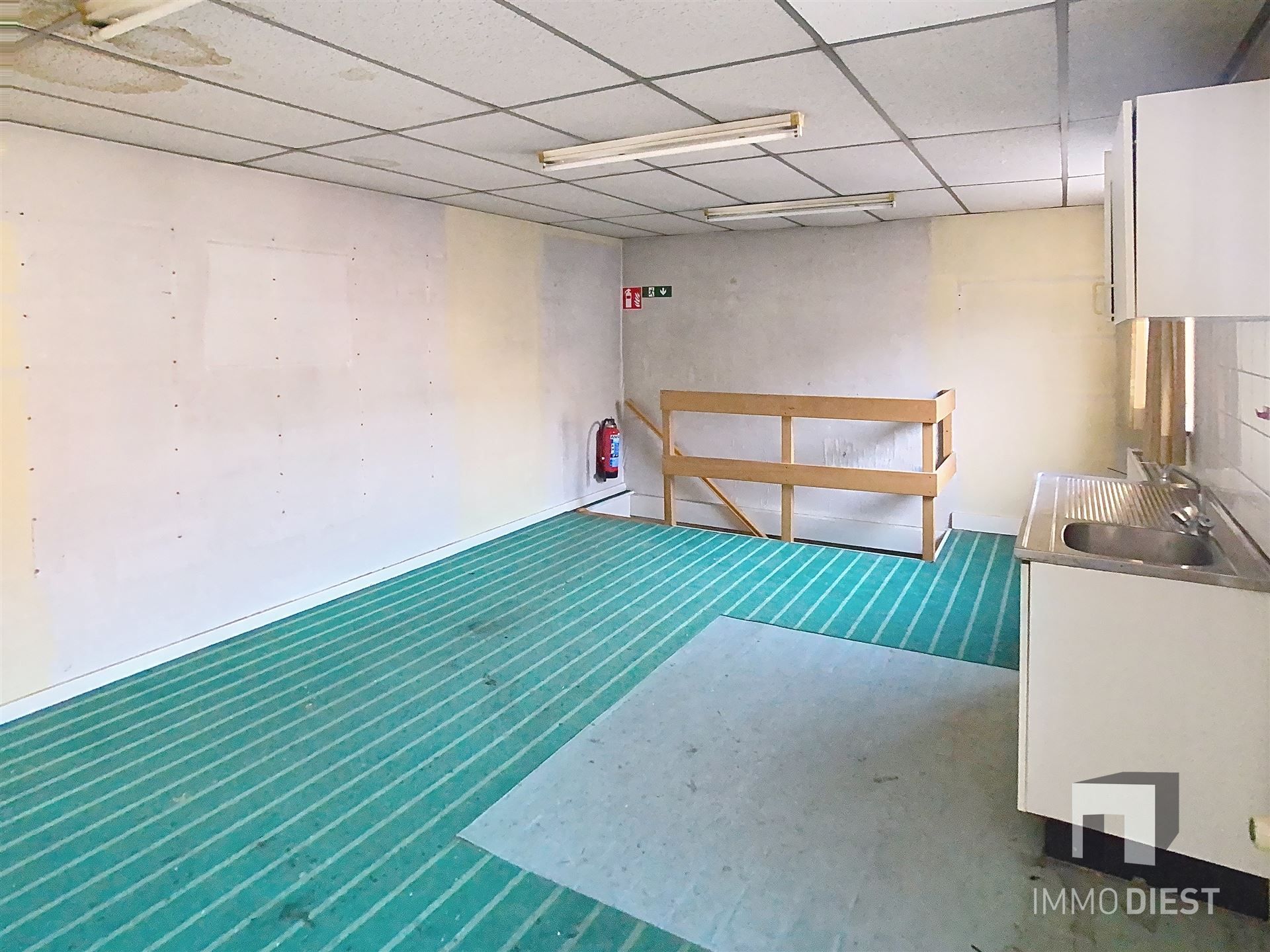 Handelspand met woonst – werken én wonen onder één dak voor slechts € 295.000 foto 11