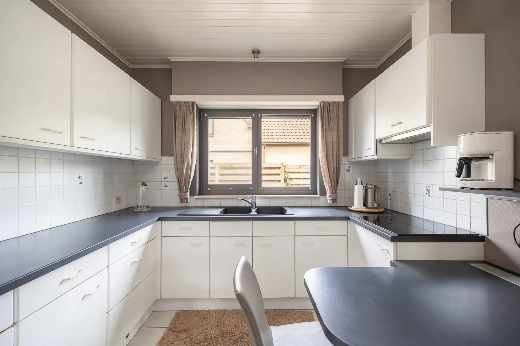 Laagbouwwoning met 3 slaapkamers, veranda, garage, zolder en prachtig open zicht in Wuustwezel. foto 11