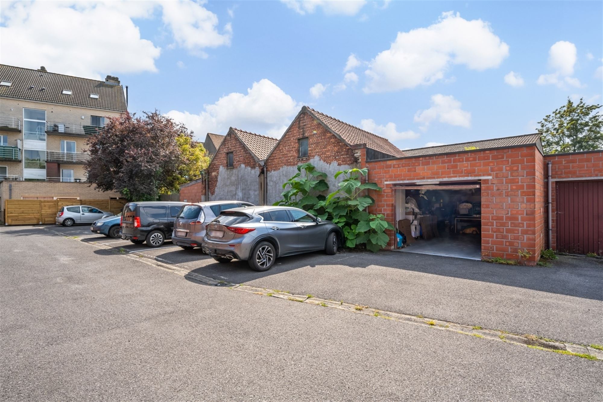 Charmante woning met praktijkruimtes, tuin en garage foto 15