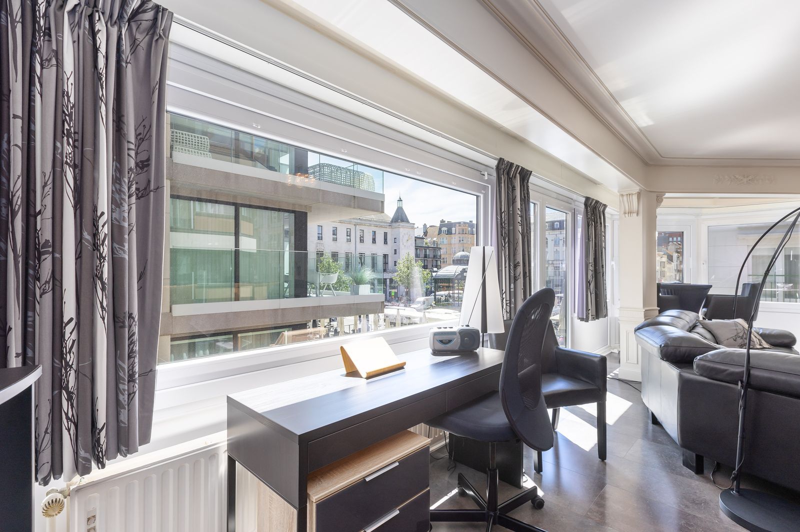 Stijlvol en lichtrijk 1-slaapkamer appartement aan het Wapenplein foto 3