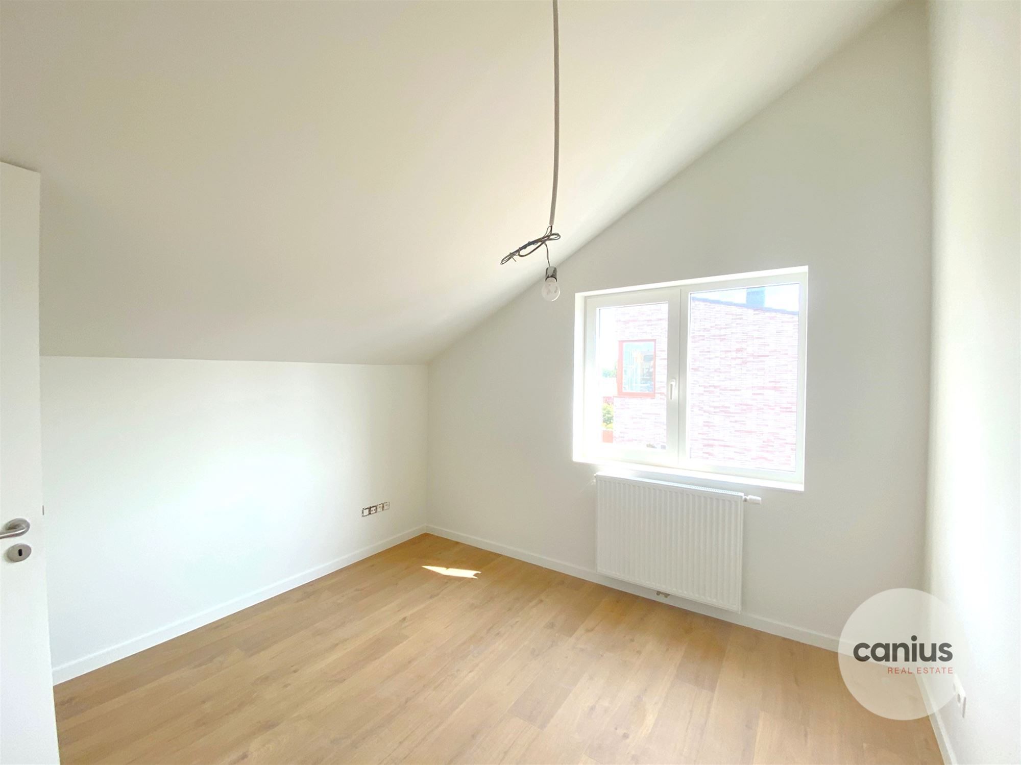 HEDENDAAGSE DUPLEX, 2SLKS + TERRAS, PARKING & BERGING foto 10