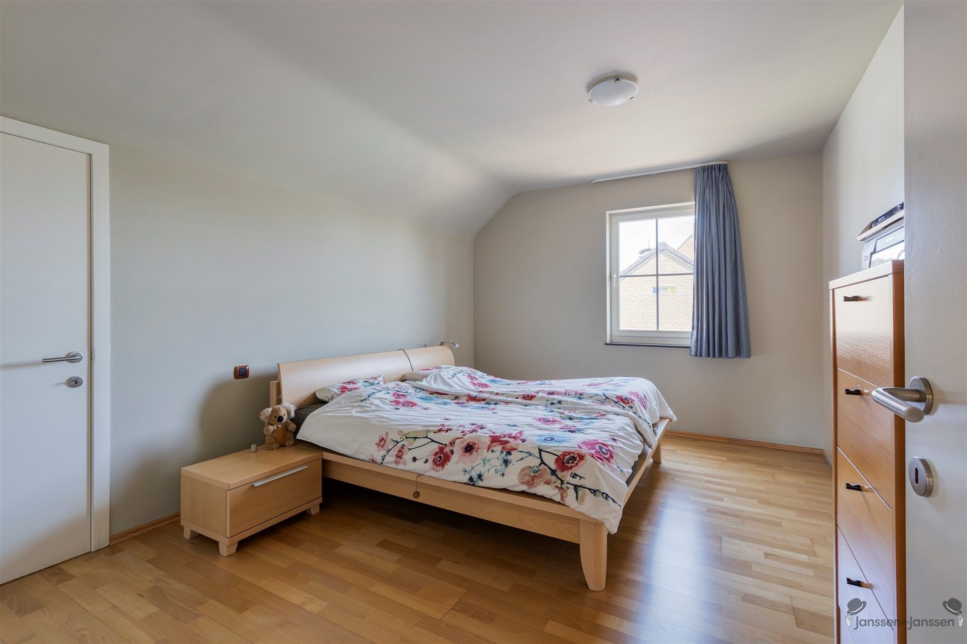 Woning met grote werkplaats  foto 13