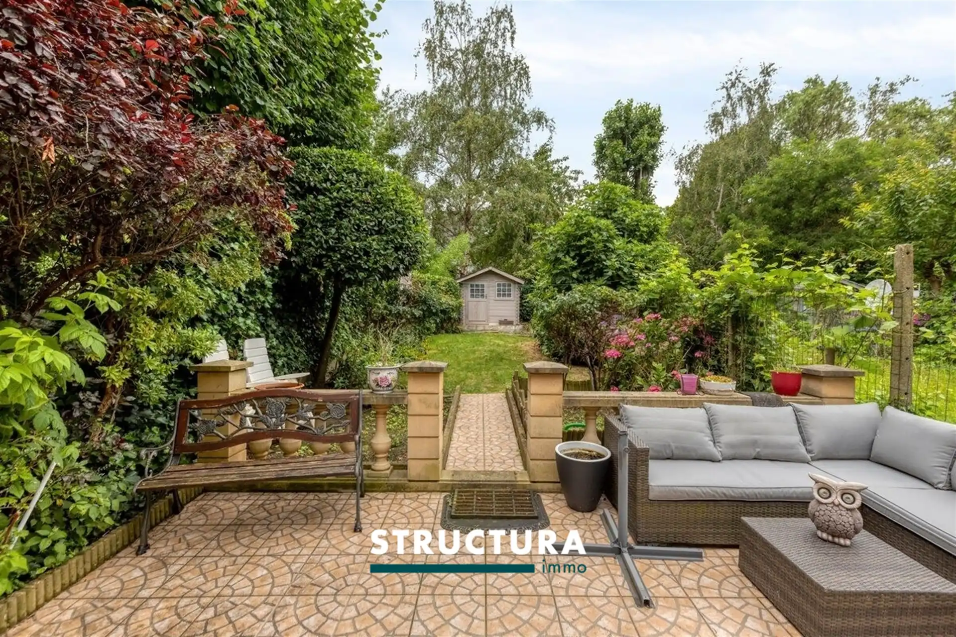Instapklare gezinswoning met garage en tuin foto 7