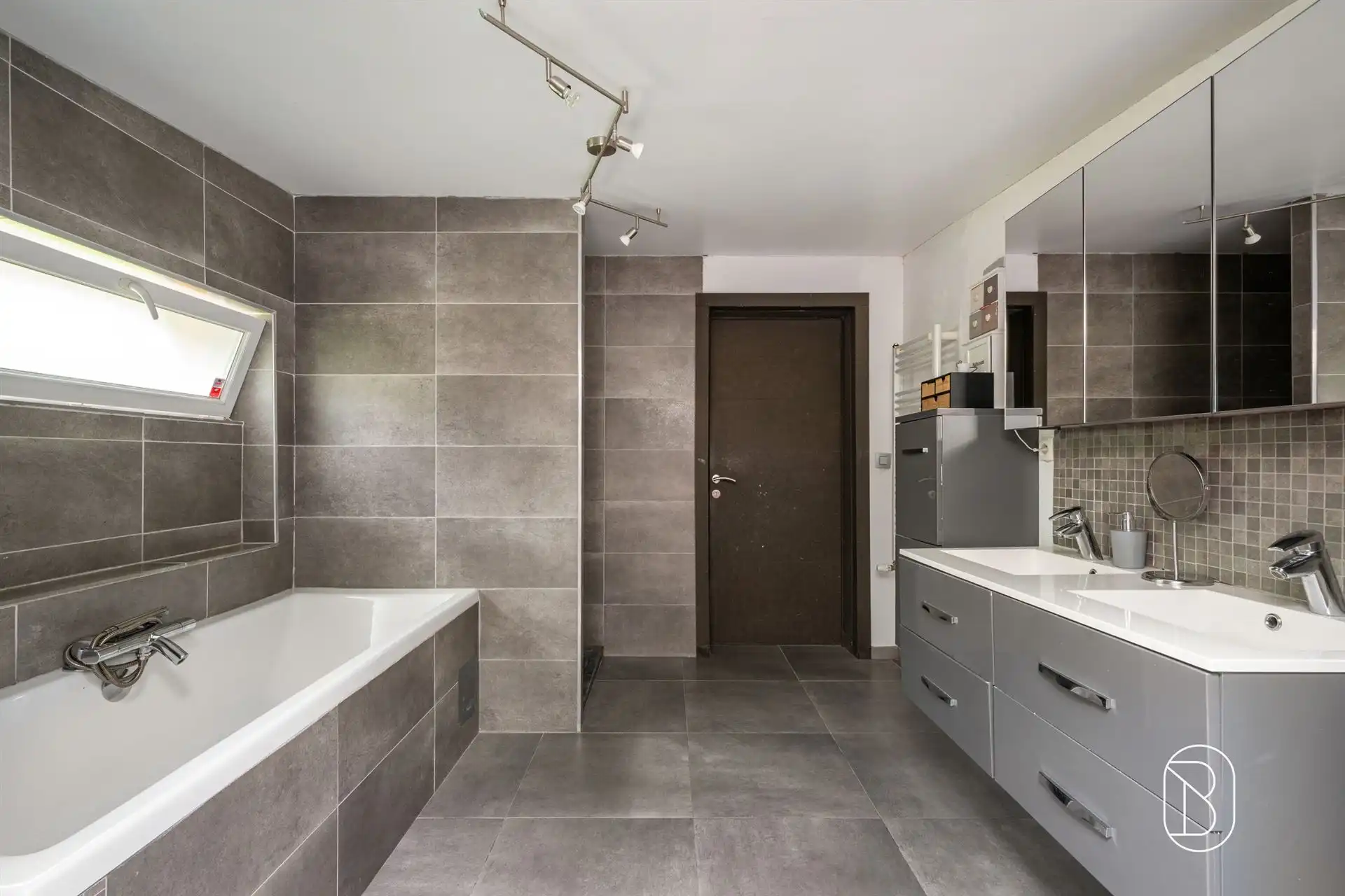 Stevige gelijkvloerse woning met vier gevels en 3 slaapkamers in Rekkem foto 12