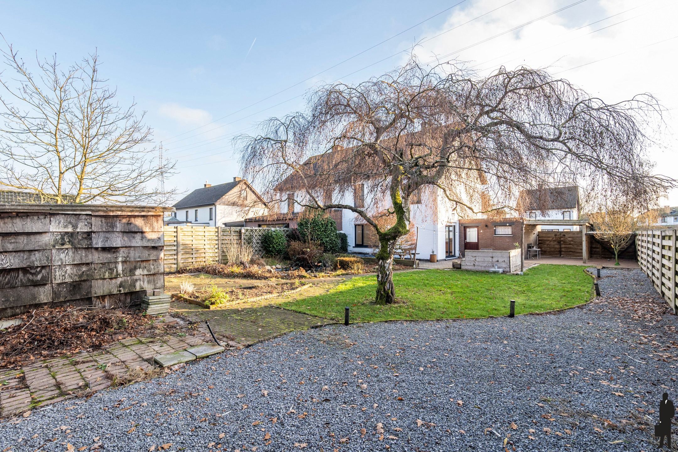 Gezinswoning met garage, tuin en 3 slaapkamers op 527 m² foto 18