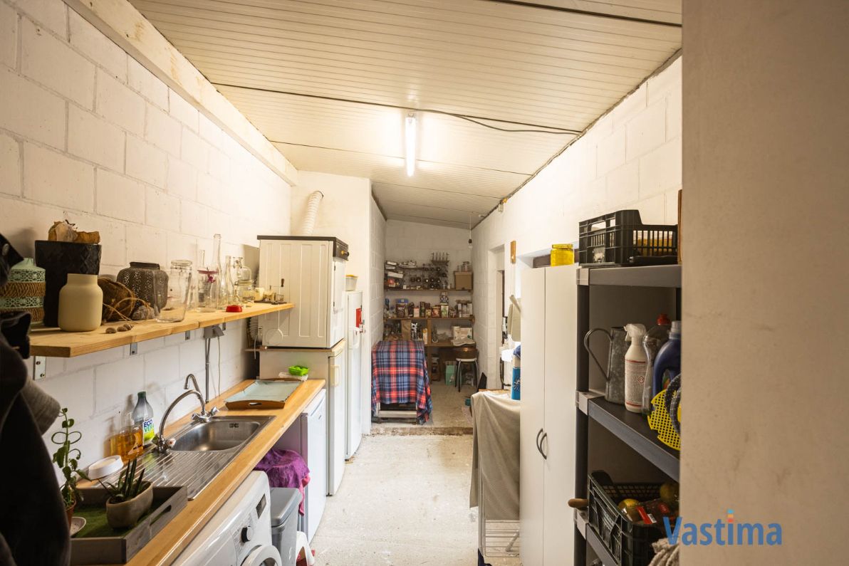 Instapklare woning met 3 slaapkamers, dubbele garage en grote tuin foto 9