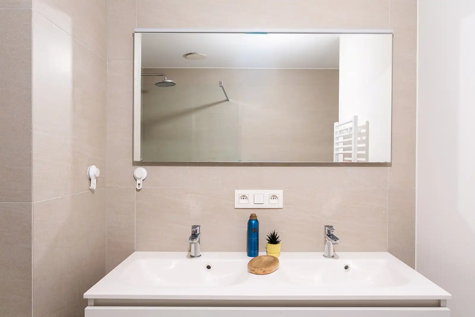 2 slaapkamer appartement met veel lichtinval foto 23