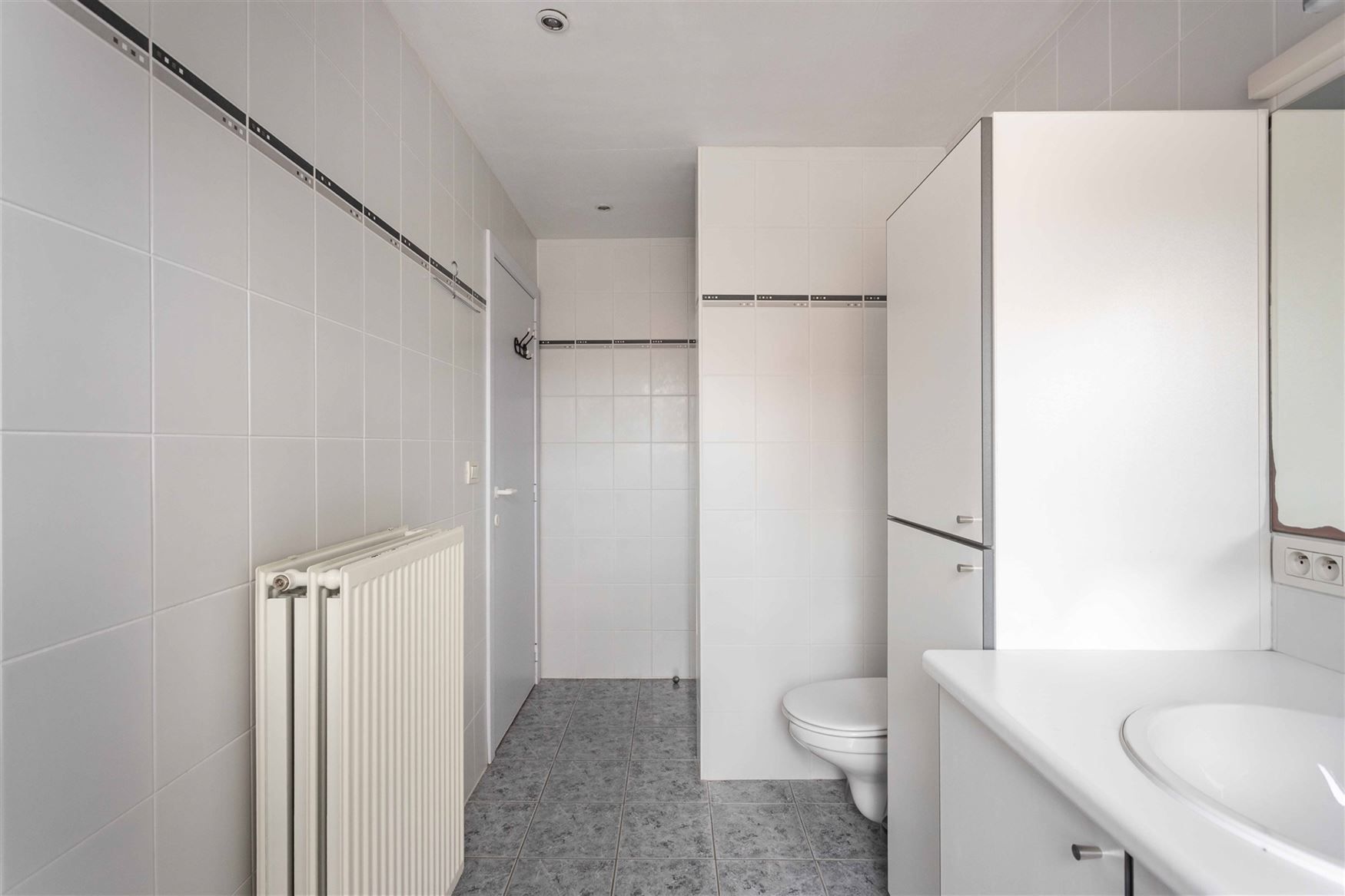 Ruime gezinswoning met zonnige tuin in Lievegem. foto 13