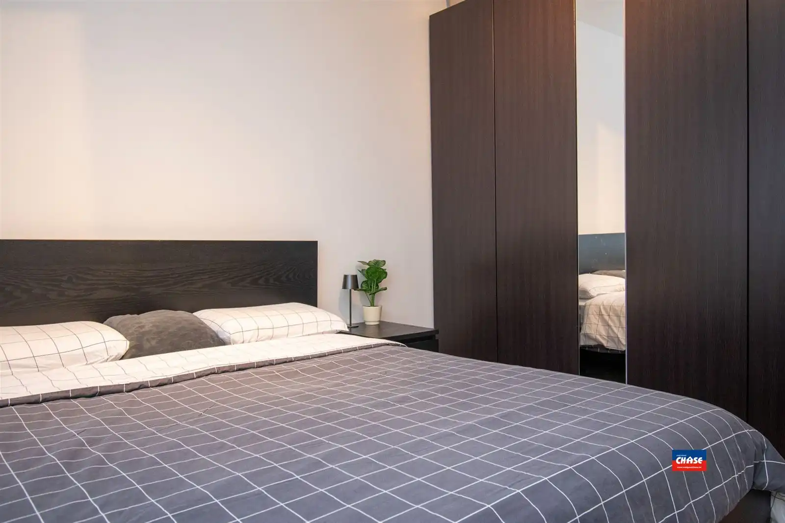 Gelijkvloersappartement met twee slaapkamers en tuin foto 17