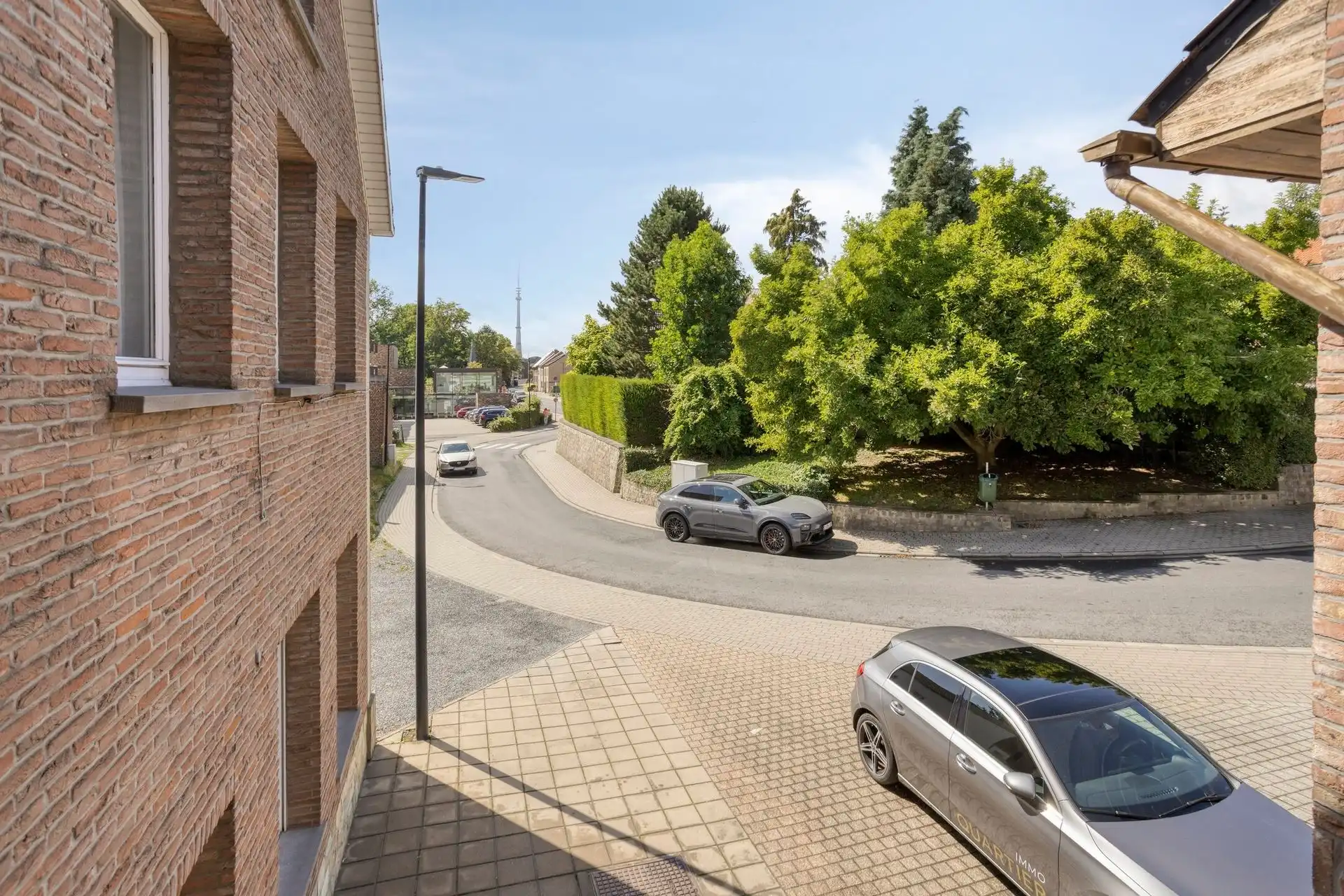 CENTRUM SINT-PIETERS-LEEUW : ruime 2-gevelwoning met atelier/commerciële ruimte (3 slpks) met grote tuin en private autostaanplaats foto 23