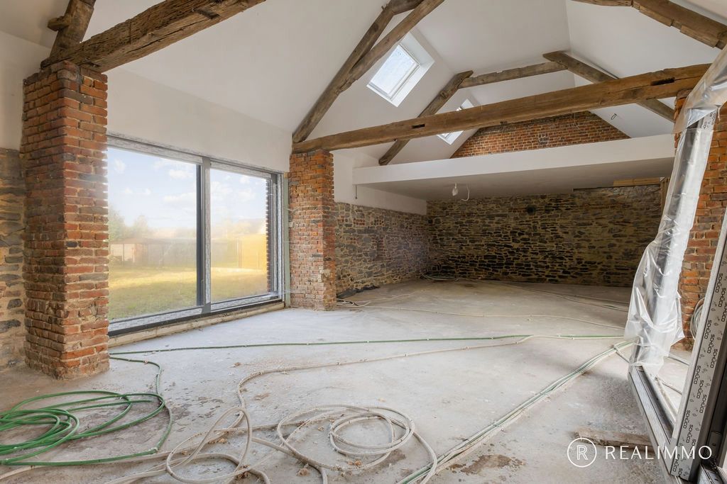Deels gerenoveerde fermette op toplocatie! foto 4