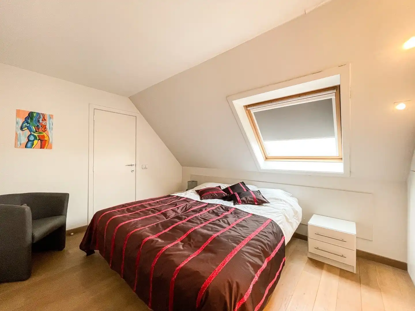 Gemeubeld duplex dakapp. met circa 16 m² terras gelegen in de P. Parmentierlaan op wandelafstand van het Rubensplein en de Zeedijk. foto 17