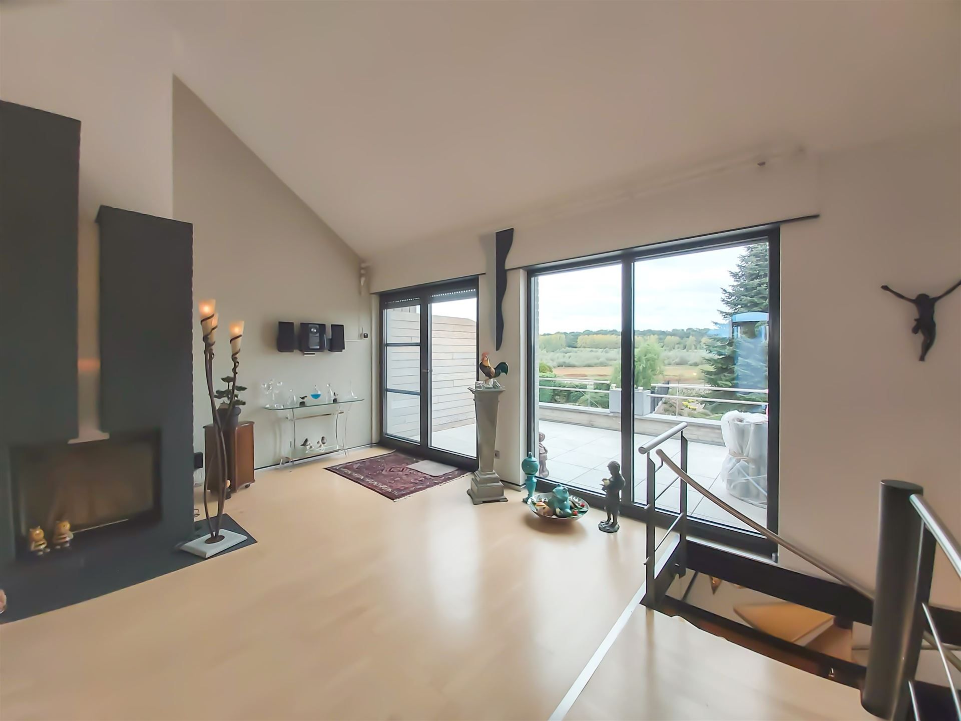 Grotestraat 332/2 – genieten van comfort, sauna, ruime inpandige garage, prachtig aangelegde tuin en een uniek uitzicht over de Maas! foto 11