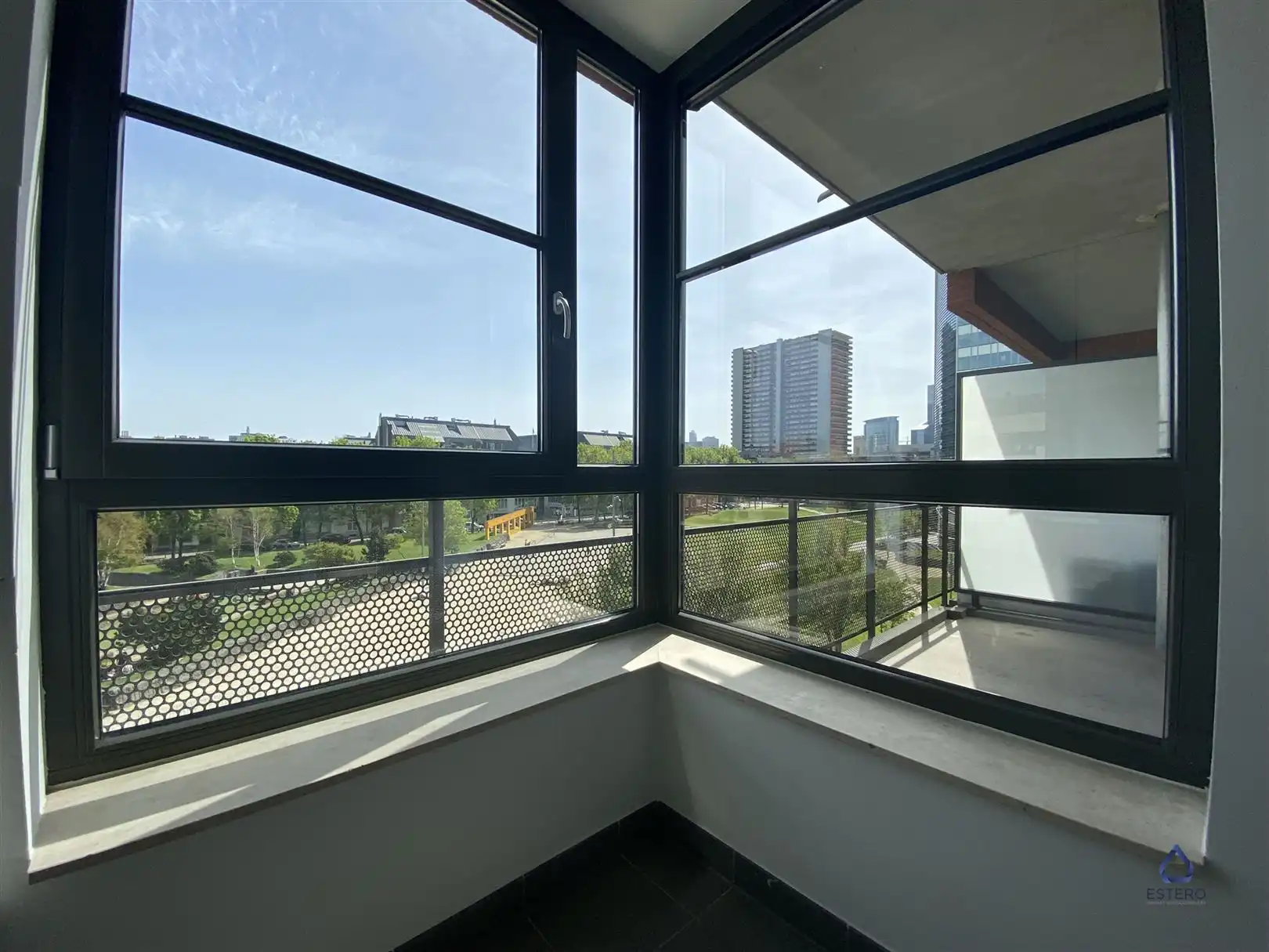 Prachtig 2 slpk appartement met zonnig terras foto 7