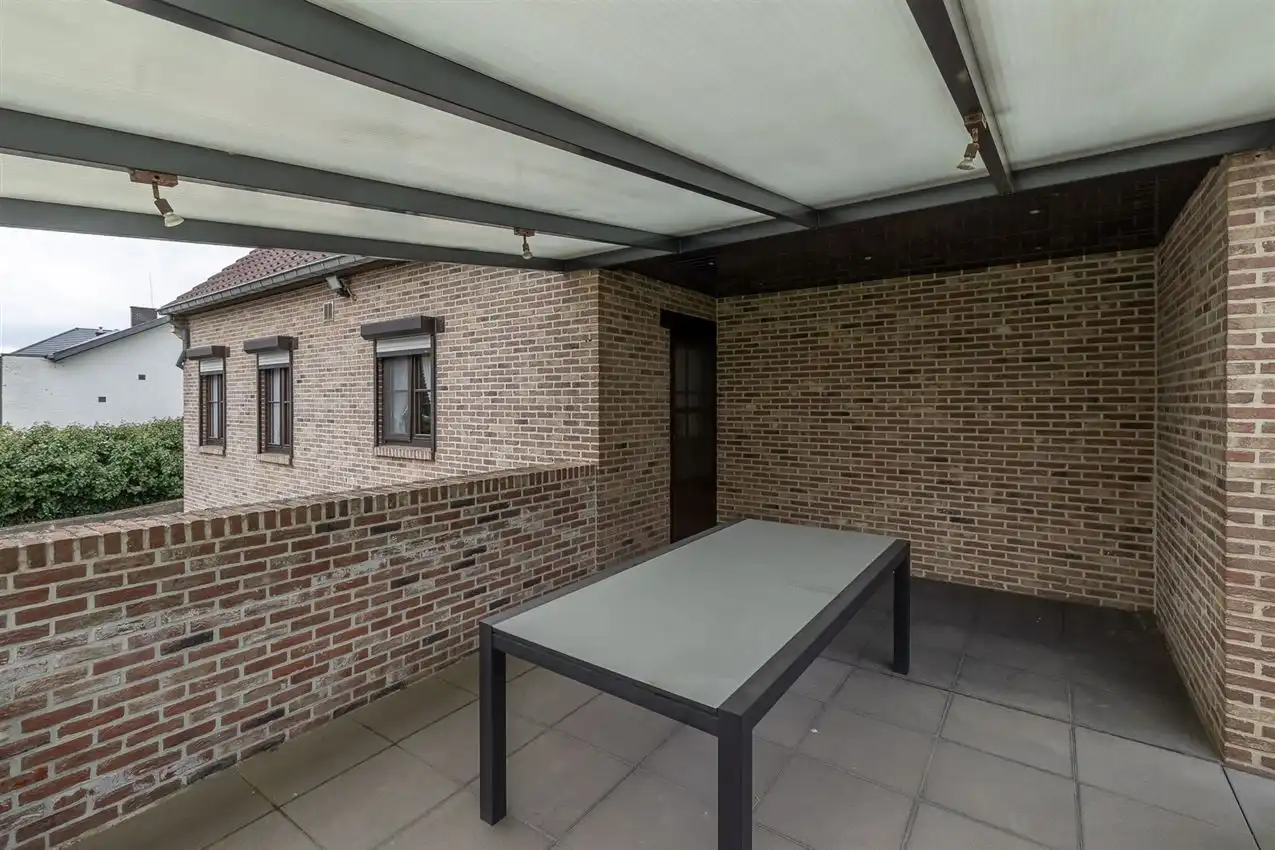 Landelijk gelegen met diepe tuin aan de Motte en vlotte verbinding naar E314. foto 9