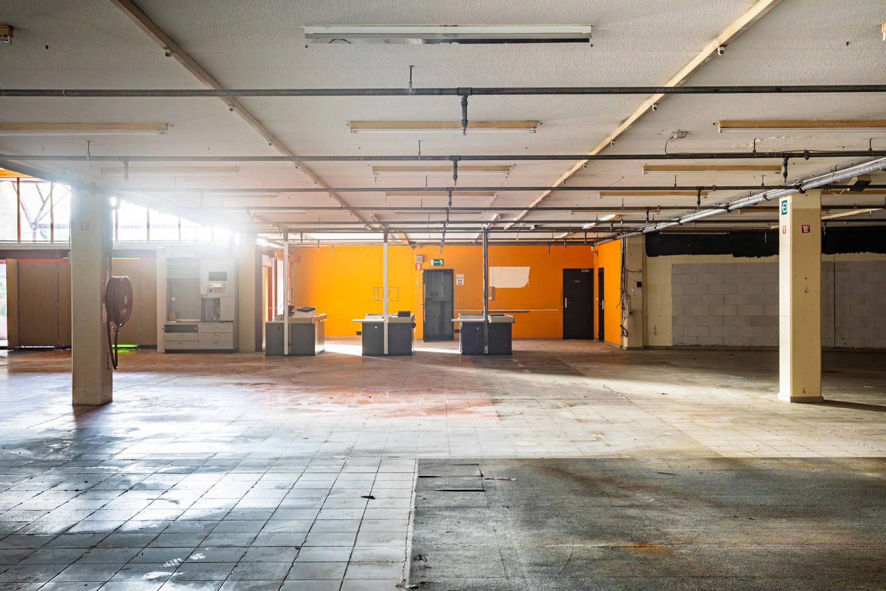 Polyvalent handelspand/kantoren pand op topligging foto 12