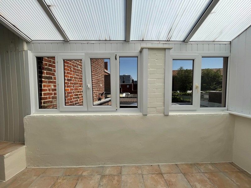 Gerenoveerd duplex appartement nabij centrum Roeselare! foto 9