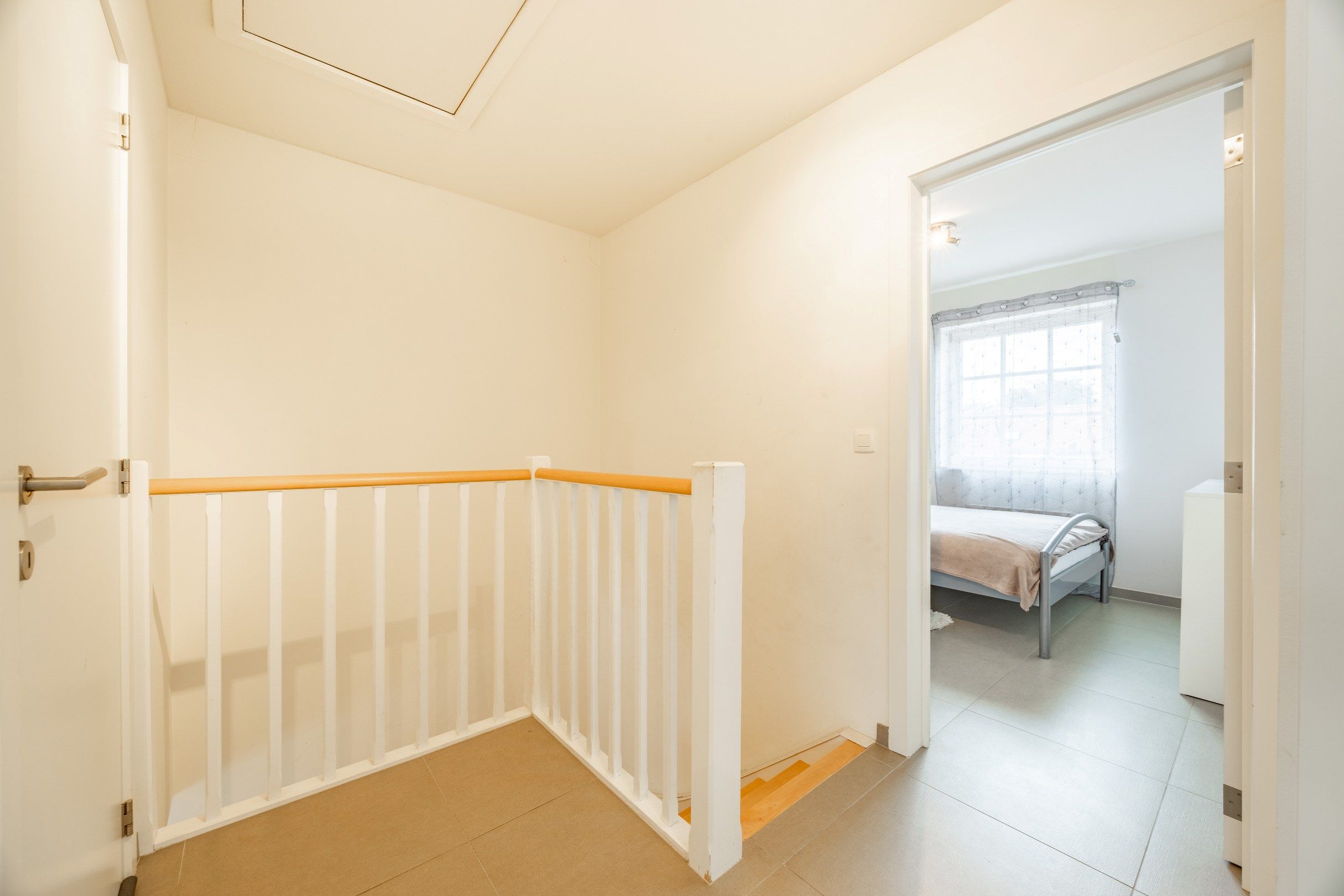 RECENTE GEZINSWONING MET GARAGE foto 12