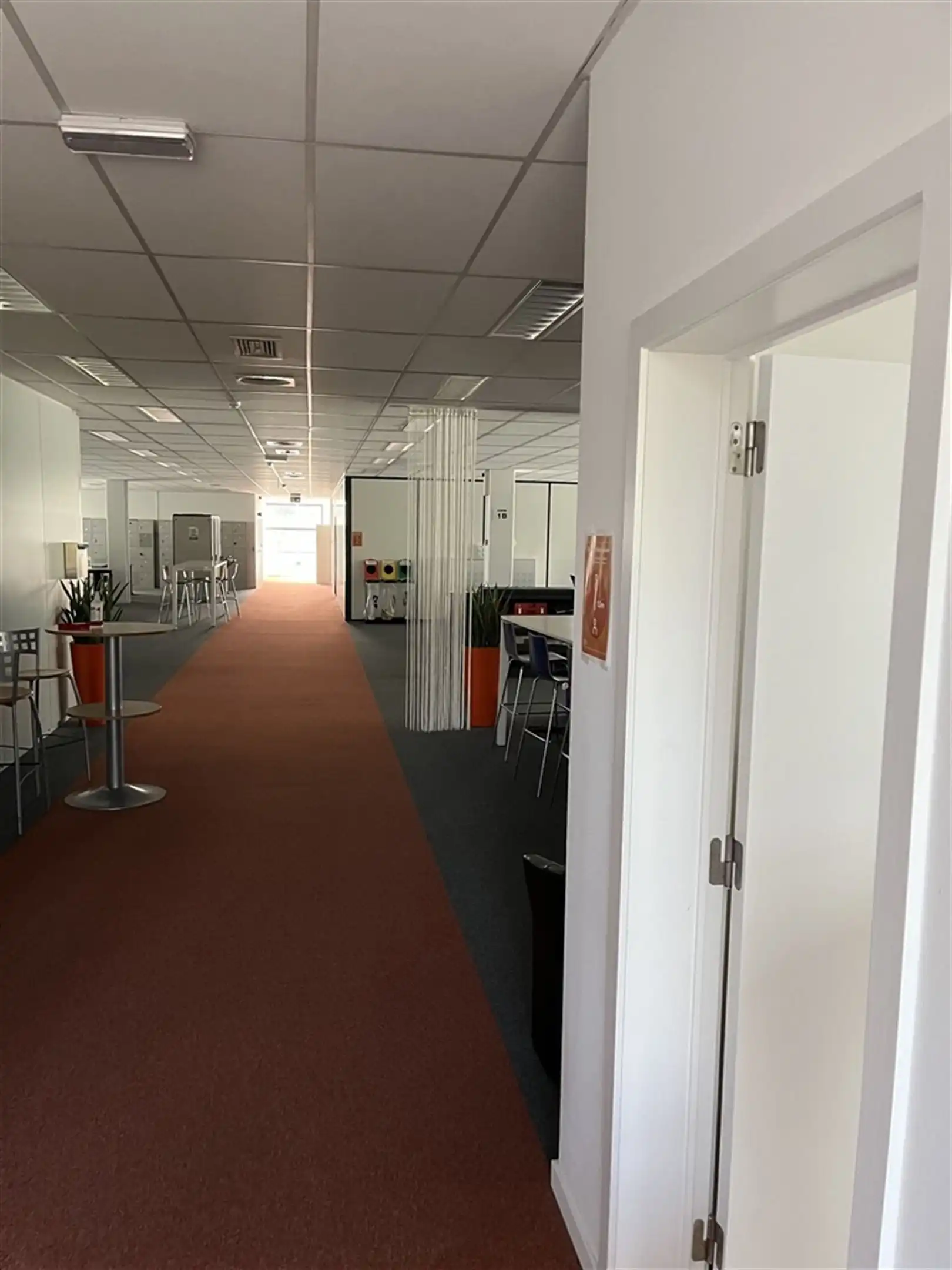  COMMUNICATION CENTRE: 1.160m² foto 3