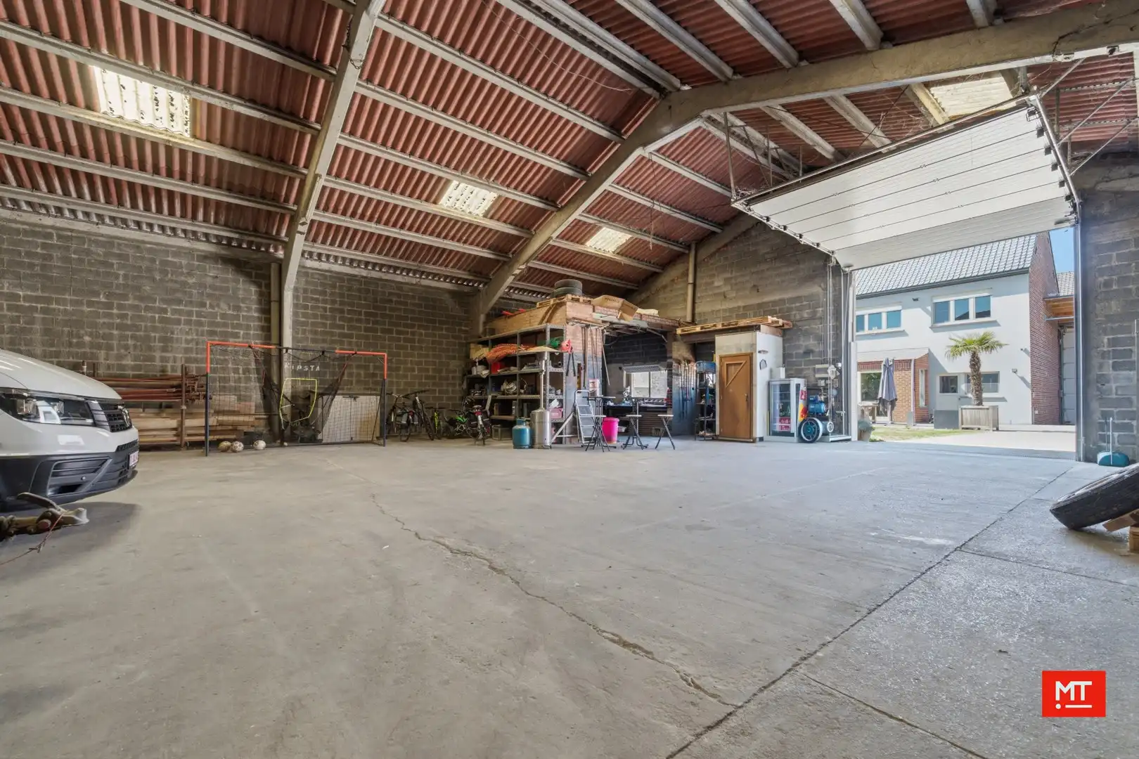Ruime, instapklare woning met loods in het centrum van Wervik foto 5
