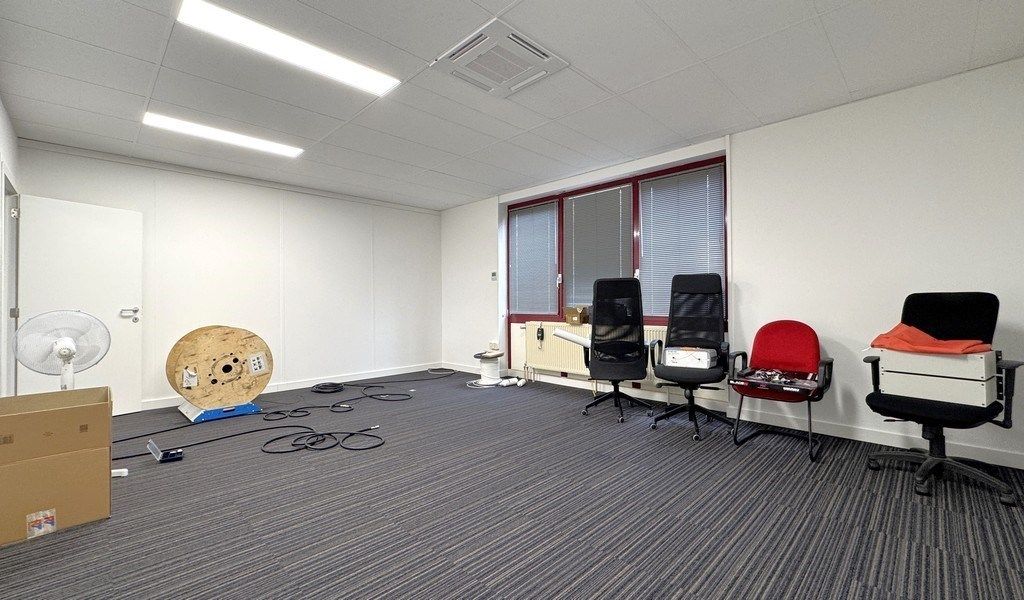 Instapklaar kantoor te huur in industriezone Mechelen-Noord  foto 8