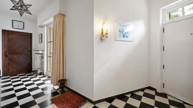 Karaktervolle villa van 325m² met 5 slaapkamers op 24 are foto 13